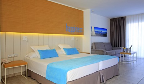 Wheelchair friendly beach hotel image
