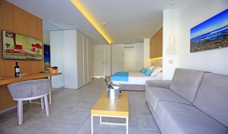 Wheelchair friendly beach hotel image