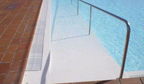 Wheelchair friendly beach hotel image