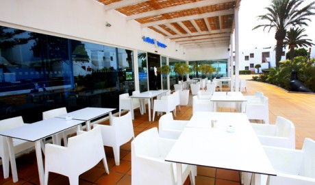 Wheelchair friendly beach hotel image