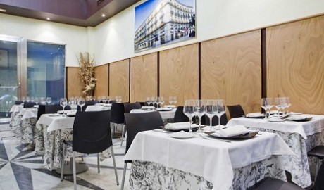 Charming City Hotel image