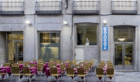 Charming City Hotel image