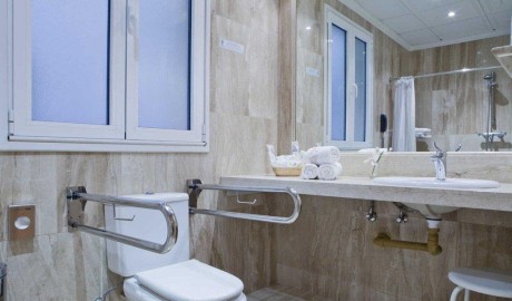 Charming City Hotel image