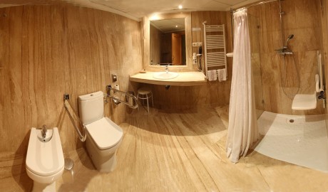 Charming City Hotel image