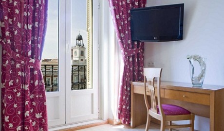 Charming City Hotel image
