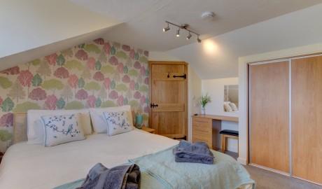 Pet Friendly Accessible Lake View Cottage - with hot tub image