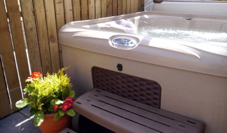 Pet Friendly Accessible Lake View Cottage - with hot tub image