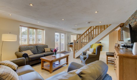 Pet Friendly Accessible Lake View Cottage - with hot tub image