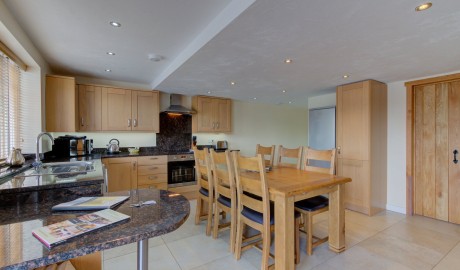 Pet Friendly Accessible Lake View Cottage - with hot tub image