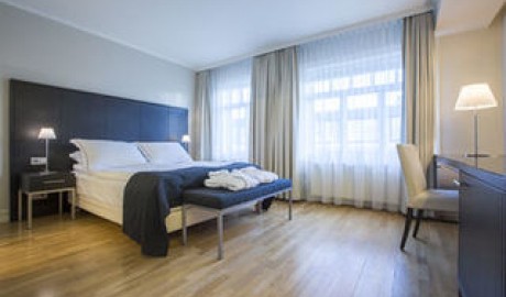 Superior Hotel image
