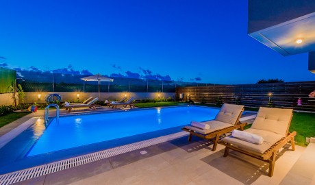 Luxurious Greek Villa image