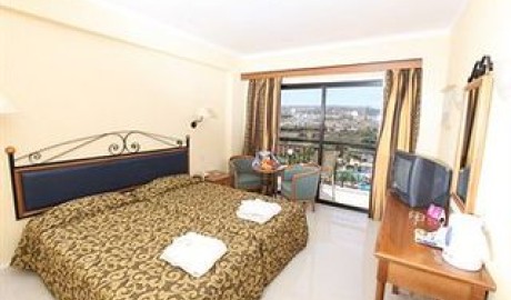 Tranquil Hotel image