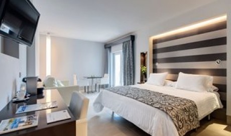 Adults Only Port Hotel image