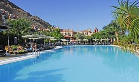Promenade Hotel with Accessible Beach image