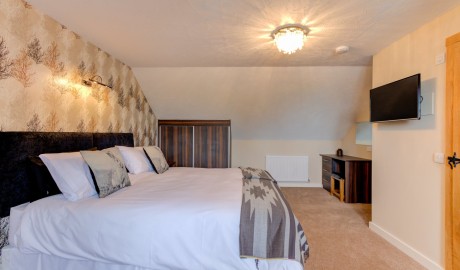 Accessible Cottage with hot tub image