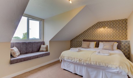 Accessible Cottage with hot tub image