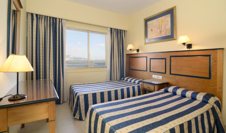 Beach & Harbour hotel image