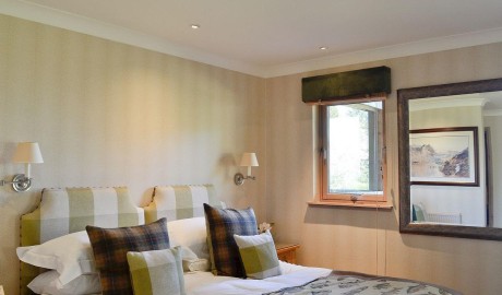 Wheelchair-accessible Riverside Lodge image