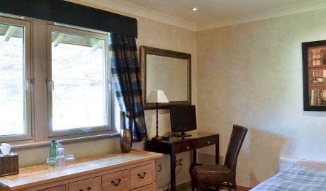 Wheelchair-accessible Riverside Lodge image