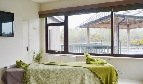 Wheelchair-accessible Riverside Lodge image