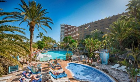 Disabled-Friendly Hotel with Pool Hoist image