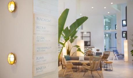 Wheelchair-Accessible Hotel with Pool Hoists image