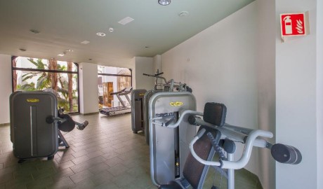 Wheelchair-Accessible Hotel with Pool Hoists image