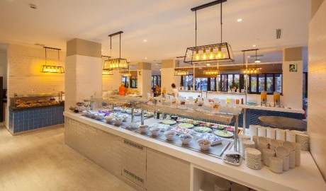 Wheelchair-Accessible Hotel with Pool Hoists image