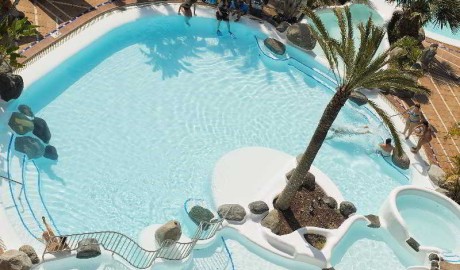 Wheelchair-Accessible Hotel with Pool Hoists image