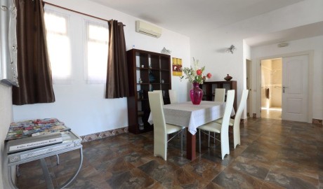 Spacious Accessible Villa image