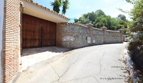 Spacious Accessible Villa image