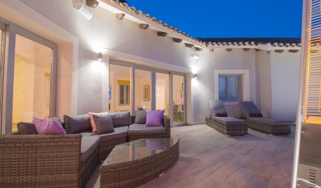 Fully Adapted Luxury Villa image