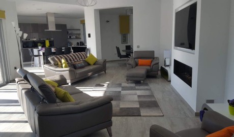 Fully Adapted Luxury Villa image