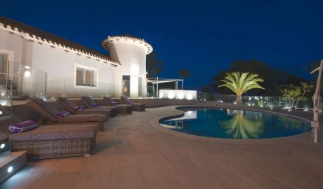 Fully Adapted Luxury Villa image
