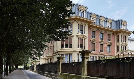 Luxury Apartment image