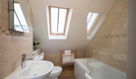 4 Star Gold Cottage image