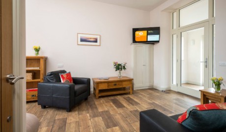 4 Star Gold Cottage image