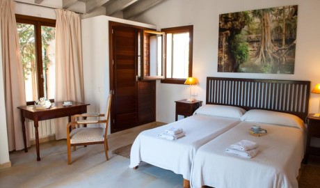 Luxury Countryside Villa image