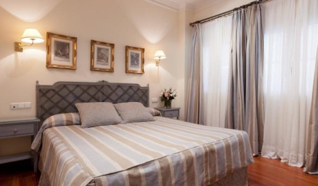 Historic City Centre Hotel image