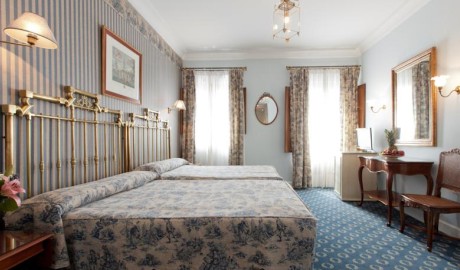 Historic City Centre Hotel image