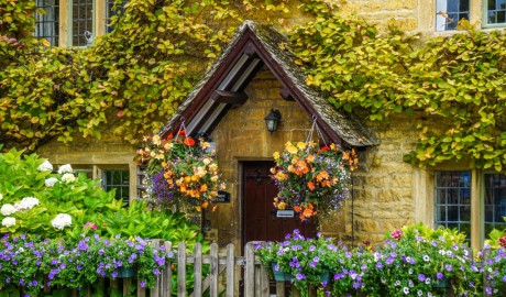 Christmas in the Cotswolds - Coach holiday image