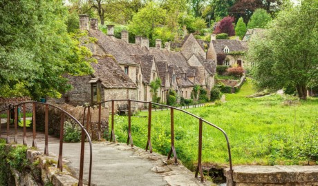 Christmas in the Cotswolds - Coach holiday image