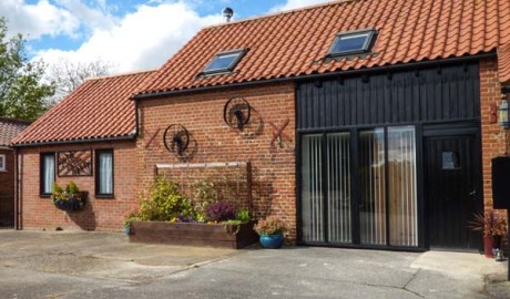 Mill Farm Barn image
