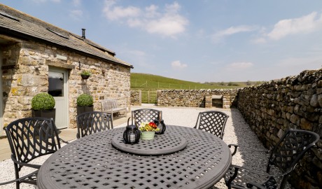 Three Peaks Barn image