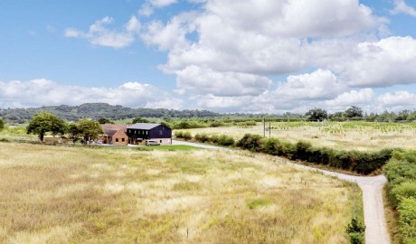 Country View Barn image