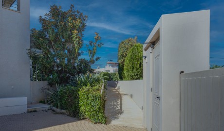 Accessible Villa image