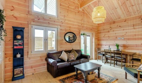 Accessible lodge (PET) image