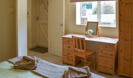 bedroom2