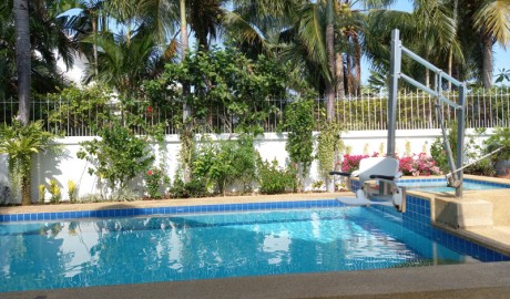 Accessible Villa image