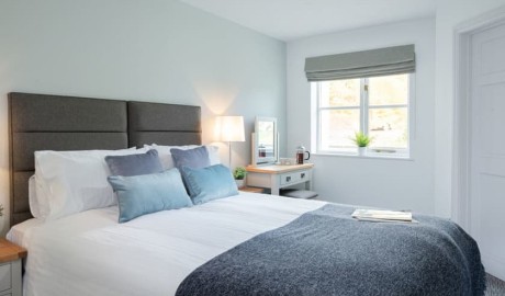Accessible Ground Floor Apartment Hot tub image